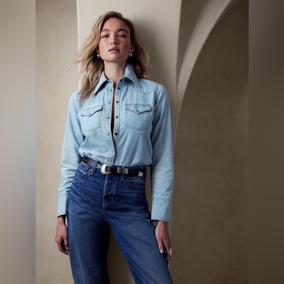 Banana Republic Tops - NWT Banana Republic The Western Denim Shirt Light Wash. size XS